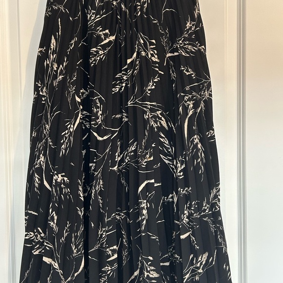 Black and tan Skirt abstract print Calf length  H&M lined midi skirt Size 4 - Picture 2 of 8